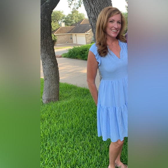 a love a, V neck, Popover, tiered dress, lined, good pre-owned condition - Picture 7 of 7